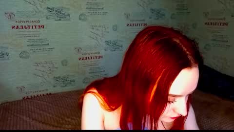 Snapshot of emi_less chatting on 09/20/25, 10:16 Emi online show from 09/20/25, 10:16