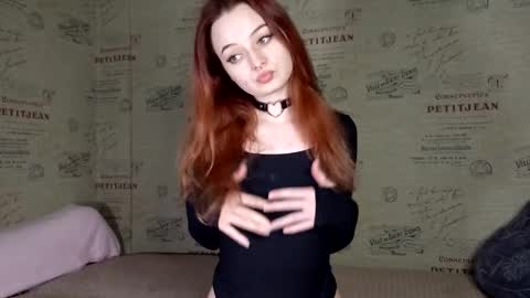 Snapshot of emi_less chatting on 10/17/25, 04:20 Emi online show from 10/17/25, 04:20