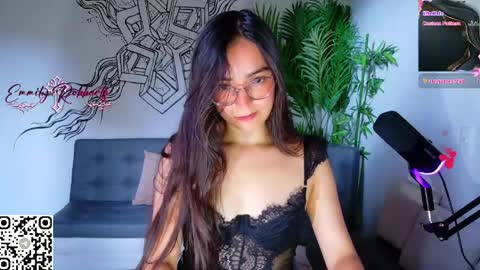 Snapshot of emi_roberts chatting on 05/28/26, 06:16 Emmily Roberts online show from 05/28/26, 06:16