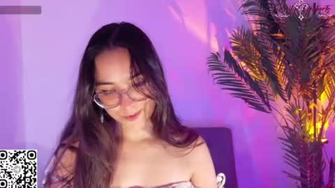 Snapshot of emi_roberts chatting on 07/13/26, 12:02 Emmily Roberts online show from 07/13/26, 12:02