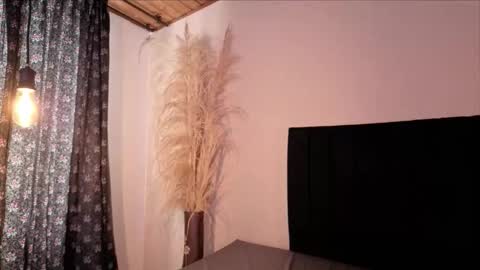 Emilia Gomez online show from 09/28/25, 01:27