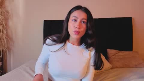 Emilia Gomez online show from 10/09/25, 12:36