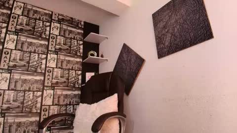 Emilia Gomez online show from 11/27/25, 12:51