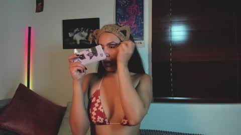 Emilia Gomez online show from 02/04/26, 12:44