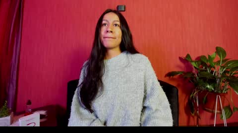 Snapshot of emigomez_ chatting on 05/11/26, 12:11 Emilia Gomez online show from 05/11/26, 12:11