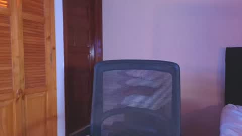 Snapshot of emigomez_ chatting on 07/18/26, 01:32 Emilia Gomez online show from 07/18/26, 01:32