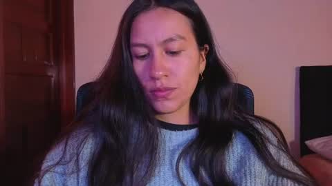 Snapshot of emigomez_ chatting on 08/04/26, 03:21 Emilia Gomez online show from 08/04/26, 03:21