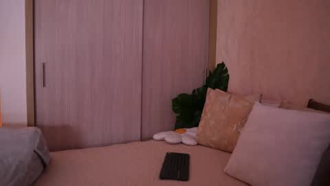    online show from 04/01/26, 10:40