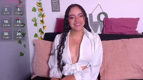 Snapshot of emiily_curly chatting on 04/29/26, 10:52 Emily online show from 04/29/26, 10:52
