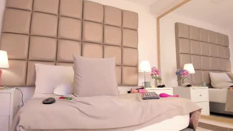 EMILY ROBERTS online show from 03/08/25, 06:21