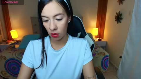 Snapshot of emiily_skinny chatting on 07/12/26, 11:18 emiily_skinny online show from 07/12/26, 11:18