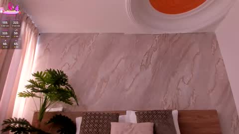 Snapshot of emiily_smile chatting on 12/05/25, 01:09 Emily online show from 12/05/25, 01:09