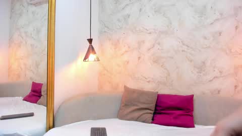 emiily_white_ online show from 01/06/26, 07:28