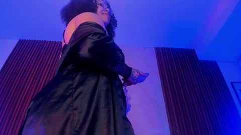   online show from 10/11/25, 09:24