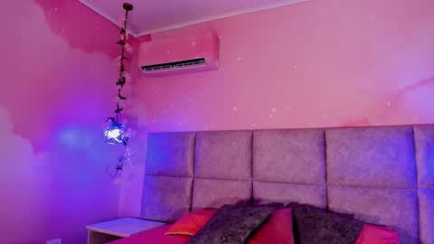 Emiily Grace online show from 06/10/26, 11:42