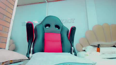 EmillySaenz online show from 09/10/25, 05:24