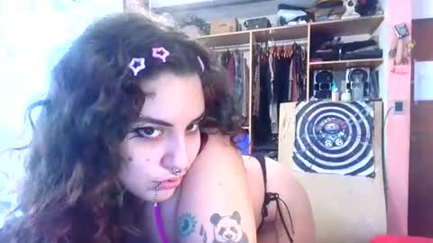 Snapshot of emilafuego chatting on 06/25/26, 04:11 Emila online show from 06/25/26, 04:11