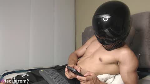 emile_239 online show from 12/17/24, 03:50