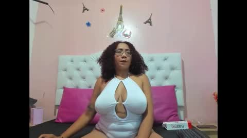 Snapshot of emili_cute1 chatting on 05/09/26, 05:51 emili cute1 online show from 05/09/26, 05:51
