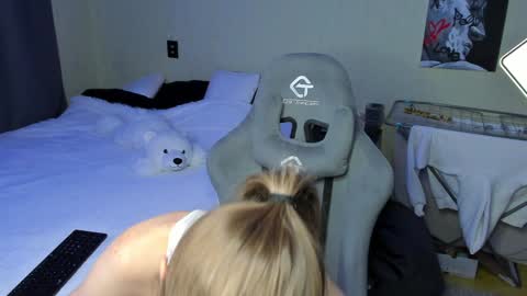 emili_sweet__ online show from 12/21/24, 05:18