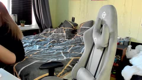 emili_sweet__ online show from 03/09/25, 12:42