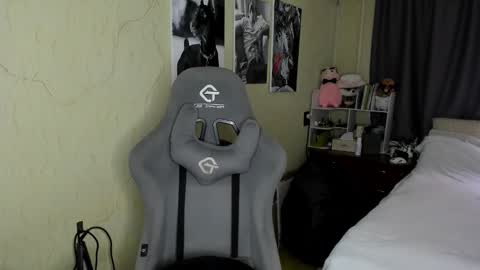 emili_sweet__ online show from 10/21/25, 09:54