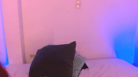 Snapshot of emili_williams10 chatting on 02/24/26, 04:32 emili_williams10 online show from 02/24/26, 04:32