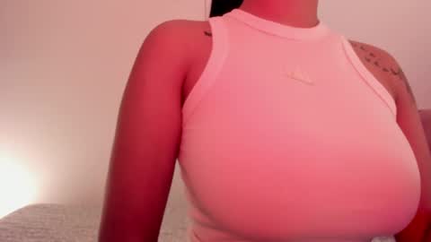 Snapshot of emilia_ghendle chatting on 01/03/25, 02:32 Emilia Big Boobs online show from 01/03/25, 02:32