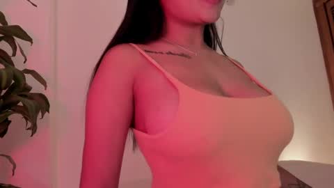 Snapshot of emilia_ghendle chatting on 03/03/25, 06:12 Emilia Big Boobs online show from 03/03/25, 06:12