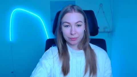 Snapshot of emilia_ilia chatting on 01/19/26, 06:28 Emilia online show from 01/19/26, 06:28