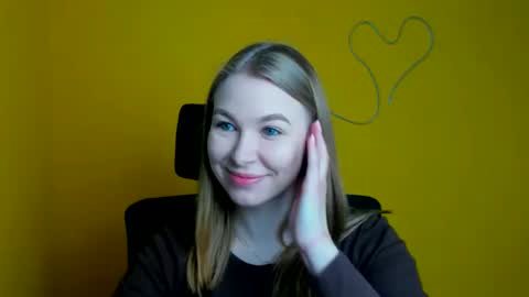 Snapshot of emilia_ilia chatting on 03/20/26, 06:29 Emilia online show from 03/20/26, 06:29
