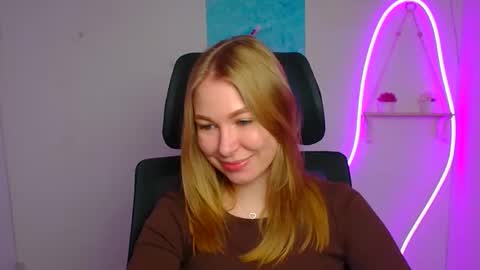 Snapshot of emilia_ilia chatting on 04/02/26, 11:41 Emilia online show from 04/02/26, 11:41