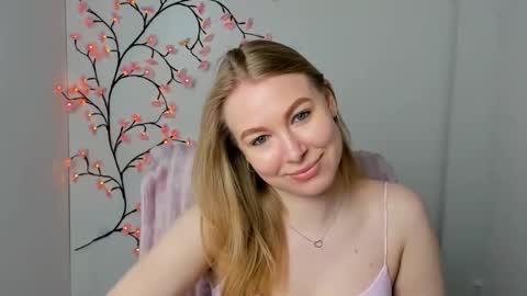 Snapshot of emilia_ilia chatting on 05/06/26, 05:46 Emilia online show from 05/06/26, 05:46