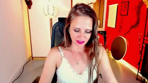 Snapshot of emiliabedy chatting on 06/03/26, 02:33 Emilia Bedy online show from 06/03/26, 02:33