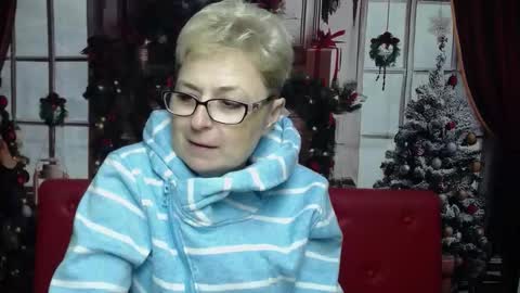 EmiliaGree online show from 12/17/25, 06:25