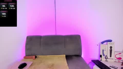 emiliana_bloomm online show from 11/27/25, 11:01