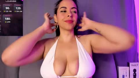 emiliana_bloomm online show from 01/13/26, 07:24