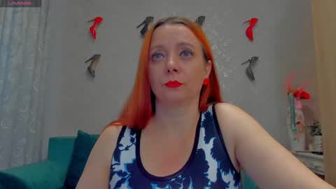 Emiliana online show from 10/17/25, 11:46