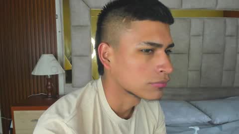 emiliano_reyes online show from 12/04/25, 02:43