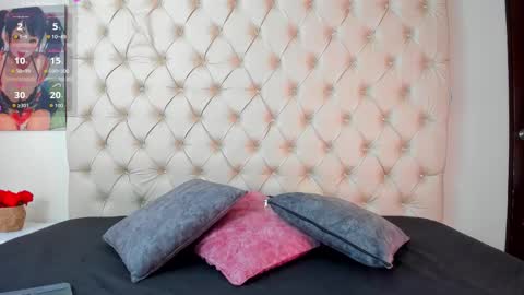 Snapshot of emilieandblake chatting on 03/04/26, 11:49 emilieandblake online show from 03/04/26, 11:49