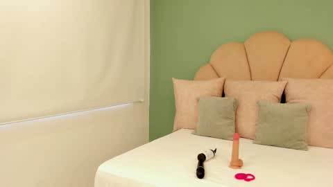 Emillie online show from 02/12/25, 12:12