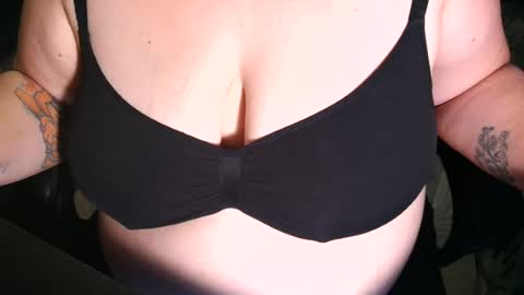 emilie foxx online show from 07/19/26, 09:51