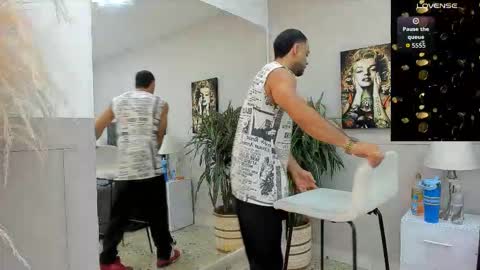 Emilio online show from 10/22/25, 10:37