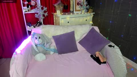 Emiliya online show from 12/07/24, 04:42