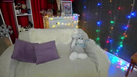 Emiliya online show from 12/31/24, 01:57