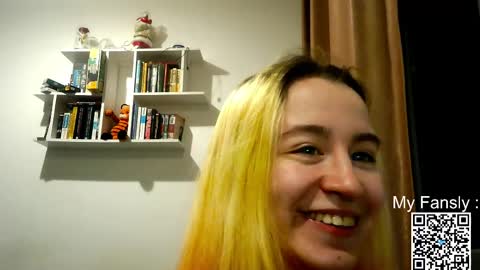 Snapshot of emilly_20 chatting on 05/13/26, 09:11 Emily online show from 05/13/26, 09:11