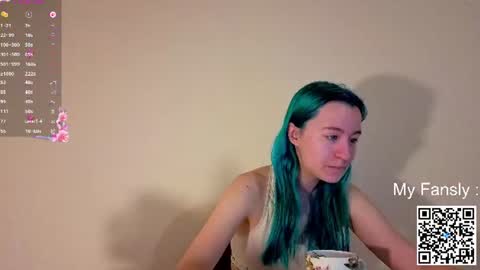 Snapshot of emilly_20 chatting on 06/14/26, 09:39 Emily online show from 06/14/26, 09:39