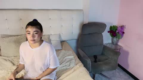 Emilly online show from 06/27/26, 03:22