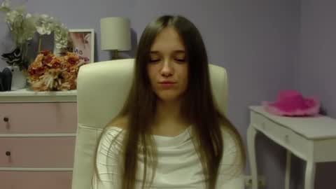 Emilly online show from 01/28/25, 07:43