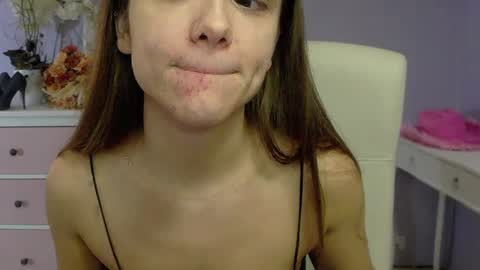 Emilly online show from 02/17/25, 07:26